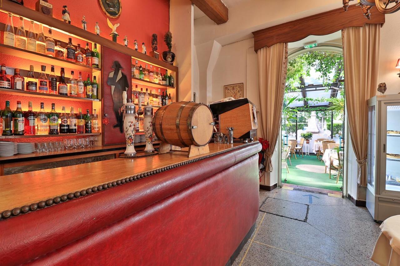 Logis Le Relais Imperial Hotell Saint-Vallier-de-Thiey Exteriör bild