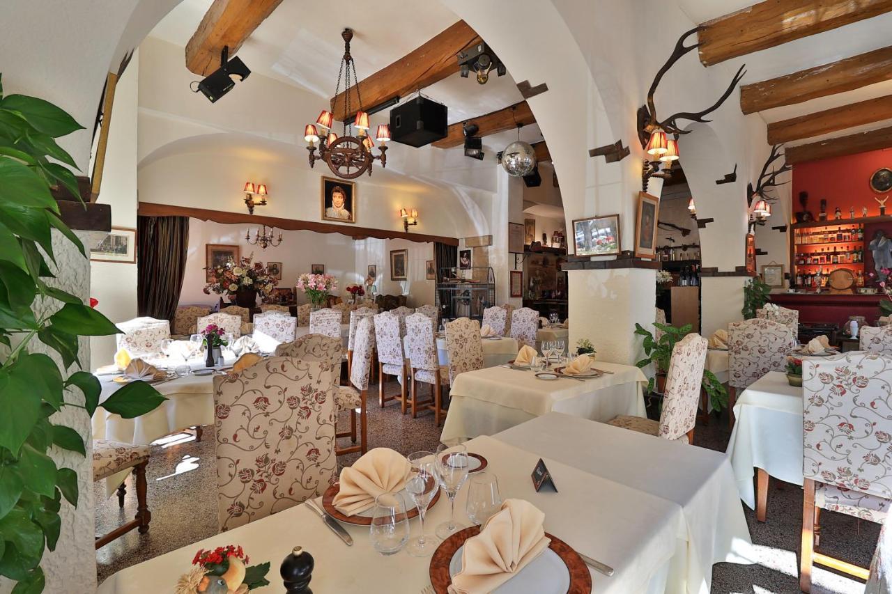 Logis Le Relais Imperial Hotell Saint-Vallier-de-Thiey Exteriör bild