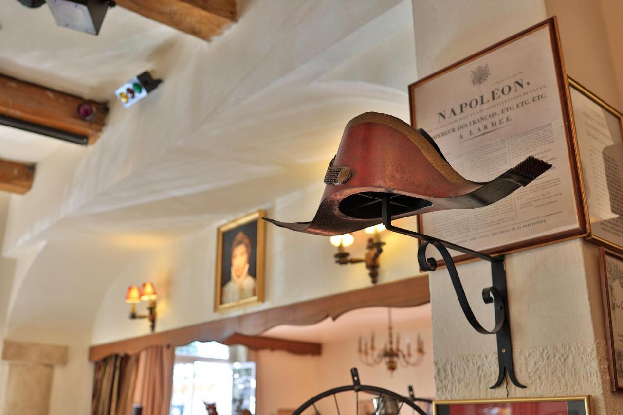 Logis Le Relais Imperial Hotell Saint-Vallier-de-Thiey Exteriör bild