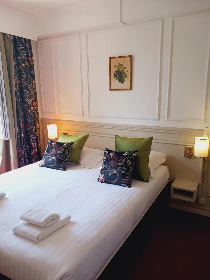 Logis Le Relais Imperial Hotell Saint-Vallier-de-Thiey Exteriör bild