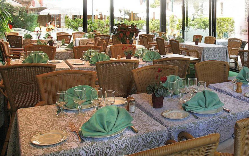 Logis Le Relais Imperial Hotell Saint-Vallier-de-Thiey Exteriör bild