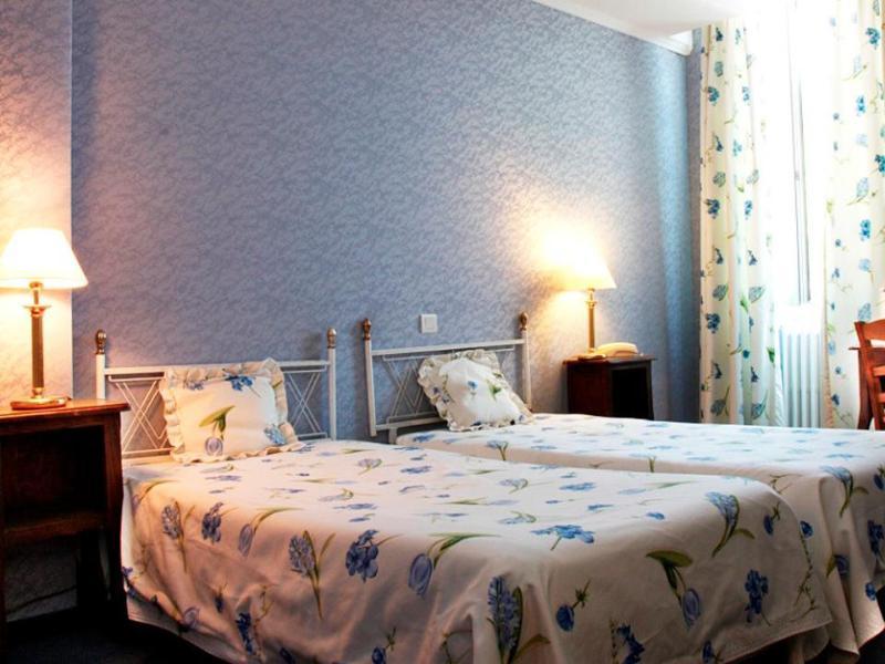 Logis Le Relais Imperial Hotell Saint-Vallier-de-Thiey Exteriör bild